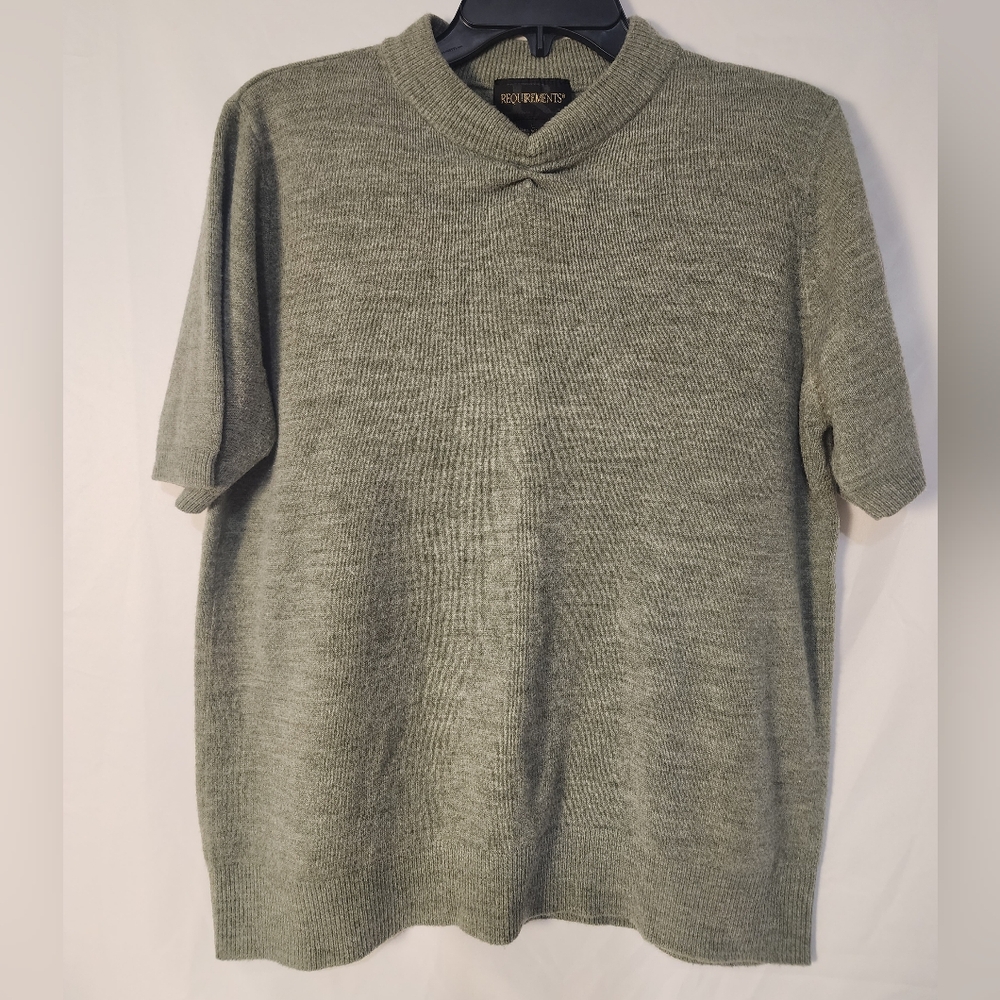Requirements Green short sleeve pull over sweater L